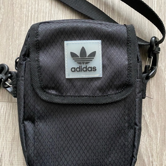 Adidas unisex utility festival crossbody bag - Picture 3 of 13